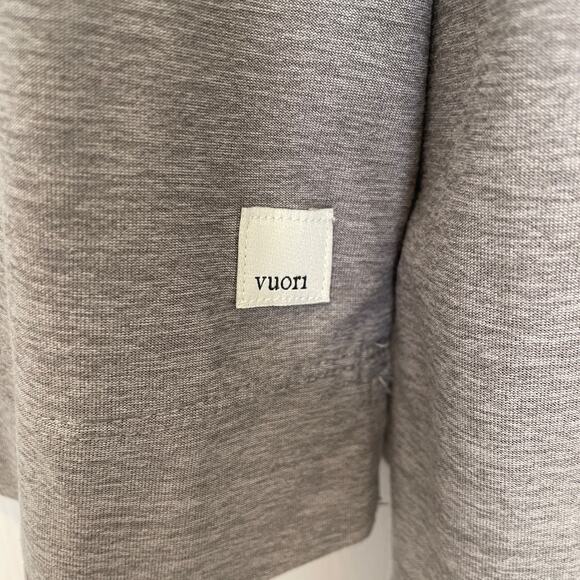 Vuori Daydream Crew Top in Heather Gray Long Sleeve S - Picture 3 of 5